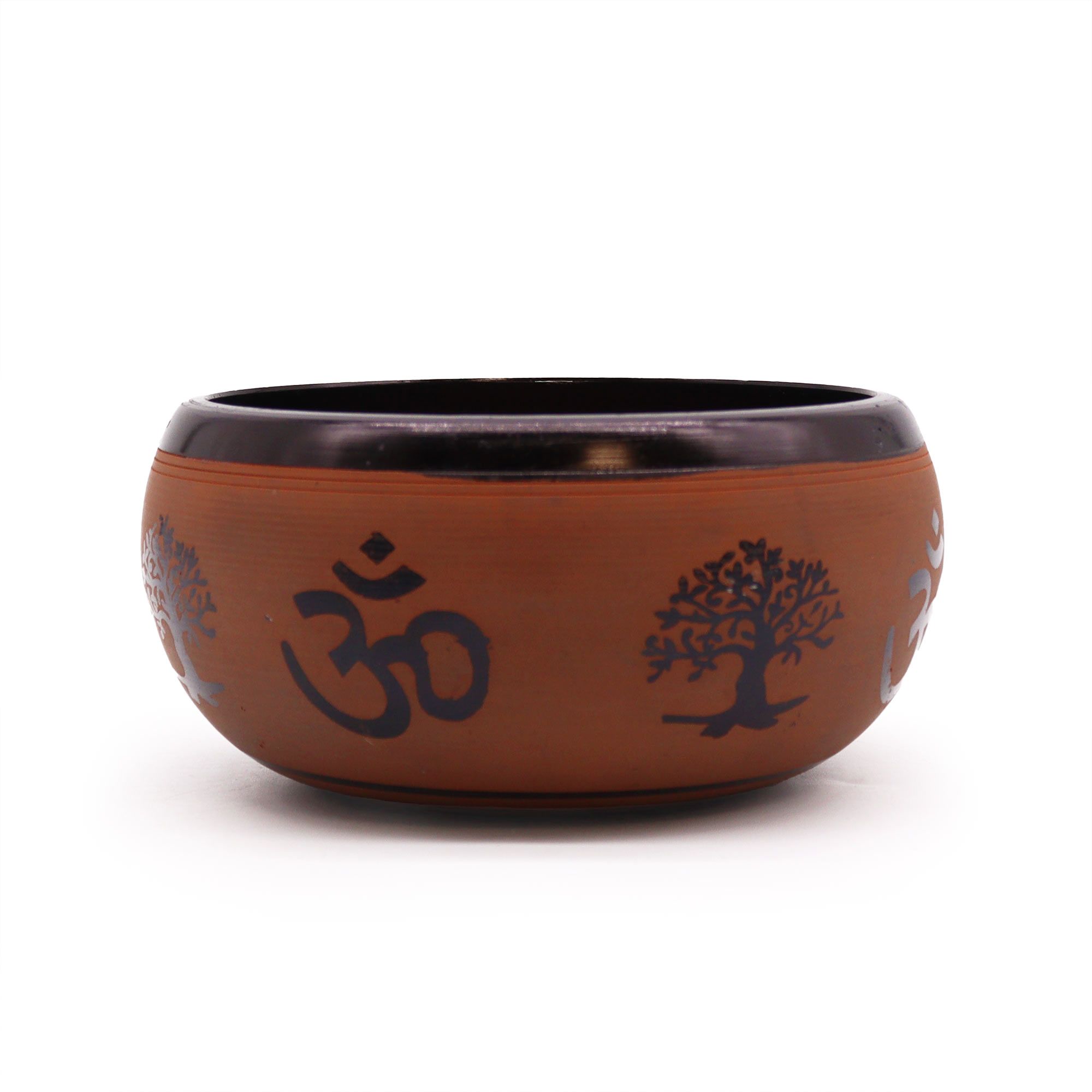 bG9jYWw6Ly9tZWRpYS85Si9KRS82MFIzMEMxRzZSV0tKRTlKLzJjN2YxMzhlLmpwZWc Earth Powder Singing Bowl - Clay Om Buddha - 16cm - Image 1