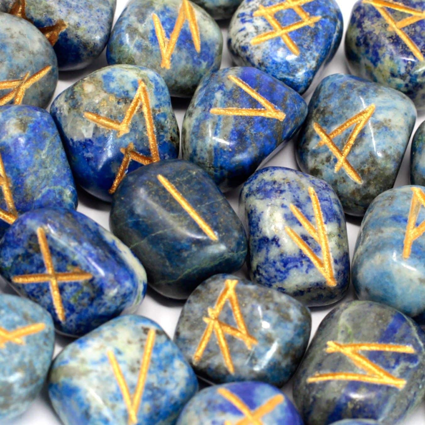 bG9jYWw6Ly9tZWRpYS9TSy9HQy82MFIzMEMxRzZNUzNHQ1NLLzNlODA1NmI4LmpwZWc Runes Stone Set in Pouch - Lapis - Image 1