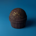 1x Dubai Bath Bomb - Emerald Oudh Truffle - Image 2